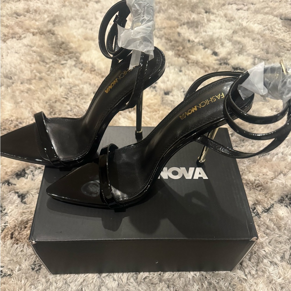 Black tie up heels